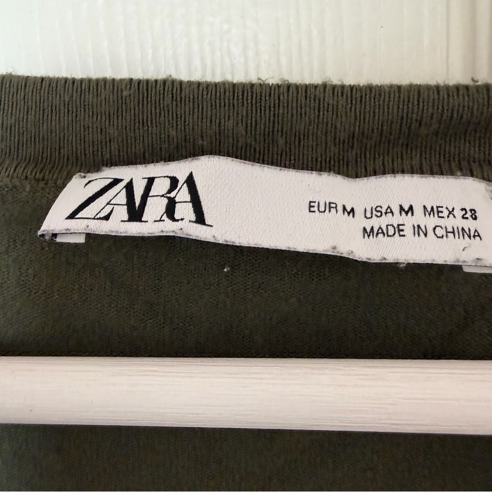 ZARA Olive Green V-Neck Sweater Gold Button Cuff Size M - Picture 4 of 4